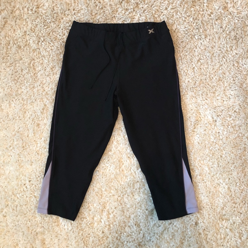 8 Xersion Leggings Capris Large Medium - Picture 2 of 7